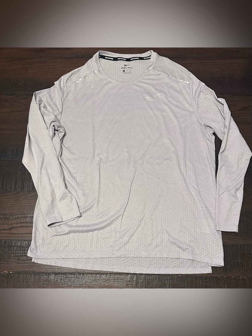 Nike Men’s Light Gray Long-Sleeve Dri-FIT Training Top
